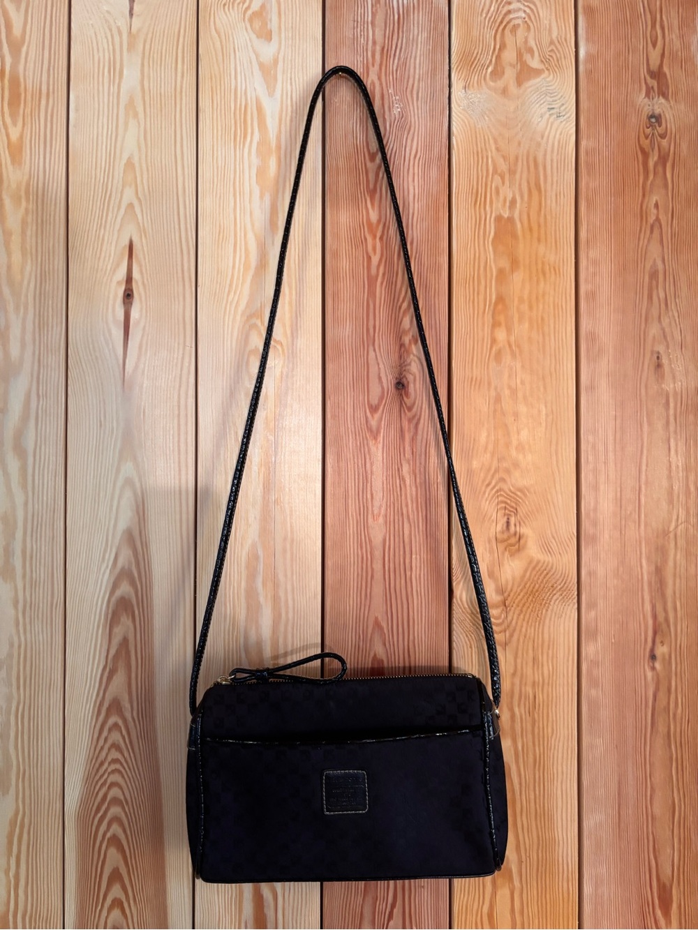 Classic Liz Claiborne Black Crossbody Bag with Adjustable Strap